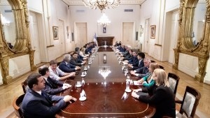 El Gobierno de Milei pidió a las provincias reflotar la Ley Ómnibus: no hay acuerdo por Ganancias