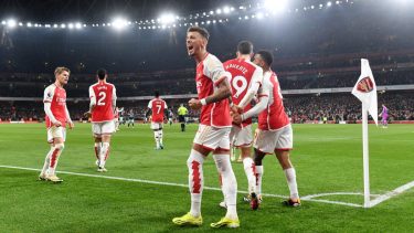 Arsenal ganó y quedó puntero en la Premier League. (Foto: @Arsenal)