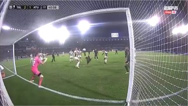 Justo Giani marcó el único tanto del Decano en la derrota ante Talleres.