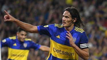 Cavani volvió a festejar en la Copa Argentina.