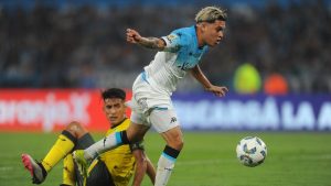 Otra mala para Racing: Juanfer Quintero podría abandonar el club para regresar a Colombia