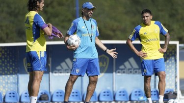 Diego Martínez durante el entrenamiento de esta mañana en Boca.