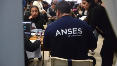 Las Pensiones No Contributivas (PNC) de ANSES incluyen obra social.-
