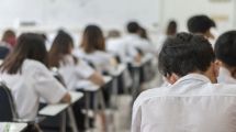 Imagen de El Gobierno de Milei lanzó vouchers para alumnos de escuelas privadas: qué niveles alcanza y de cuánto es