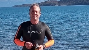 Unirá a nado cinco lagos de Bariloche y la región para concientizar sobre el cuidado del ambiente