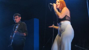 Fiesta del Tomate tuvo su primera noche: ¿Qué espectáculos hay este viernes, gratuitos y pagos?