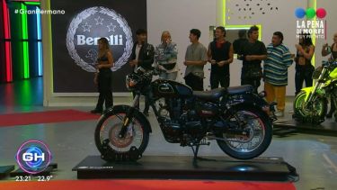 Los participantes de Gran Hermano jugaron por una moto y uno de ellos obtuvo el número ganador. Foto: Captura Telefe. 