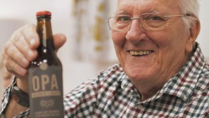 Una microcervecería ubicada en un hogar de ancianos de Viena es gestionada por personas mayores