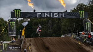 Así se vive el mundial de motocross de Villa La Angostura: los detalles de una verdadera fiesta
