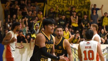 Soria y Villanueva fueron vitales en el Decano, que otra vez se adueñó del clásico. (Matías Subat)