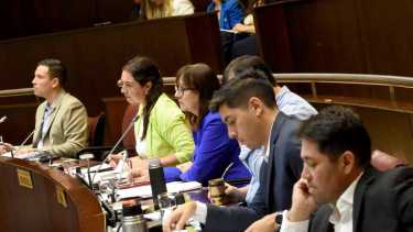 El bloque de Comunidad, el partido de Rolando Figueroa en la Legislatura. Foto: Matías Subat.