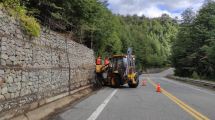 Imagen de Piden transitar con precaución por Ruta 40, en el camino de los Siete Lagos, por reparaciones