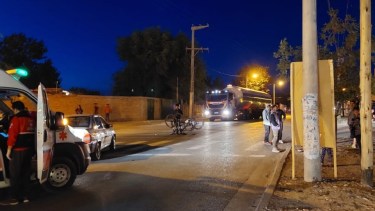 Una mujer y dos niñas heridas tras ser chocadas en el oeste de Neuquén: iban en una moto. Foto: Diario Río Negro 