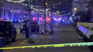 Siete jóvenes heridos en tiroteo en un centro comercial de Indianápolis, Estados Unidos