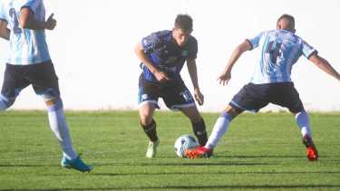 Rincón perdió en su debut 1 a 0 con Sol de Mayo en Viedma. (Foto: Pablo Leguizamón)