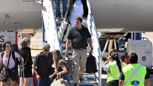 Marcha atrás con una millonaria contratación de un vuelo privado para Weretilneck