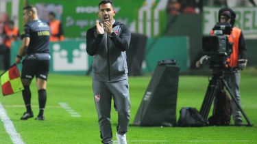 Carlos Tevez podría volver a dirigir en el fútbol argentino. (FBaires)