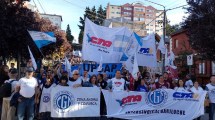 Imagen de Milei en el Foro Llao Llao: paro provincial y protestas en Bariloche y Roca en repudio a la visita