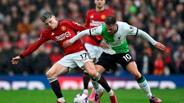 Garnacho y Mac Allister fueron titulares en Manchester United - Liverpool.
