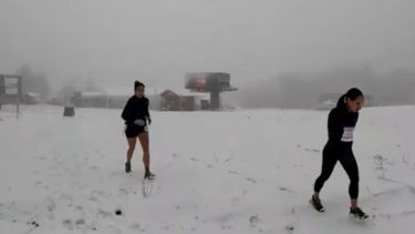 El manto blanco sorprendió a los corredores en Chapelco. Tuvieron que aplicar el Plan B. 