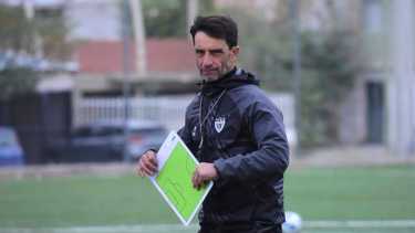 Gustavo Noto dejó de ser entrenador de Cipolletti.