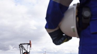 Por la salida de YPF de áreas maduras, proponen que garantice la remediación ambiental