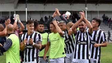 Cipolletti va por el segundo triunfo consecutivo ante Kimberley. (Fotos: Matías Subat)