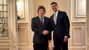 Al presidente de Paraguay no le gusta la dolarización: qué dijo Santiago Peña en el foro Llao Llao de Bariloche