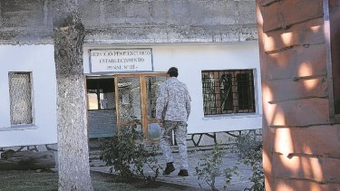 La fiscalía probó que las estafas se hicieron mientras Walter Daniel González estaba detenido en el penal de Bariloche.