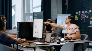 Latinoamérica sigue avanzando en materia de IA: el 67% de las empresas en la región aceleraron su uso