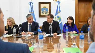 El ministro de Trabajo, Lucas Castelli, junto al gobernador Rolando Figueroa. Foto: Florencia Salto.