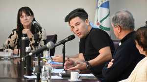 Retiros voluntarios para estatales en Neuquén: el oficialismo planteó condiciones al inicio del debate