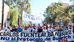 Video | El homenaje a Fuentealba, luego de una multitudinaria marcha en Neuquén