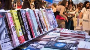 Agenda de actividades de la Feria del Libro 2024: cuáles son las principales actividades de hoy lunes 29
