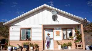 Los pobladores de Sauzal Bonito ya habitan las casas que resisten sismos