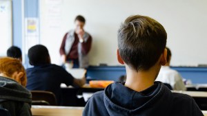 En Suiza, un método contraintuitivo está ayudando a las escuelas a abordar el acoso escolar