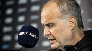 Marcelo Bielsa no le cerró las puertas de la Selección de Uruguay a Cavani.