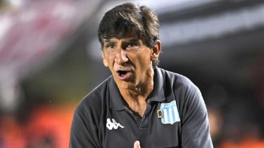 Gustavo Costas realizó seis cambios para enfrentar a Talleres de Remedios de Escalada.
