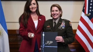 Villarruel recibió a la jefa militar de Estados Unidos tras la polémica por la estación china en Neuquén