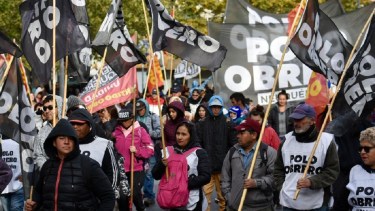Las organizaciones recorrieron organismos nacionales en el centro de Neuquén . Foto: Matías Subat.