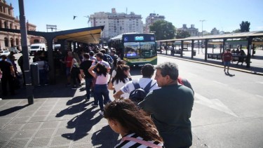 Paro de colectivos: el Gobierno convocó a la UTA para destrabar el conflicto