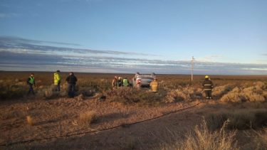 Los heridos aseguran que otro auto provocó el accidente sobre Ruta 22. Foto: Gentileza Bomberos.