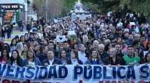 Imagen de Cómo fueron las masivas marchas de Neuquén y Río Negro en defensa de la universidad pública