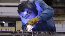 Imagen de Peligran empleos: por la recesión, la actividad metalúrgica se derrumbó casi 14%
