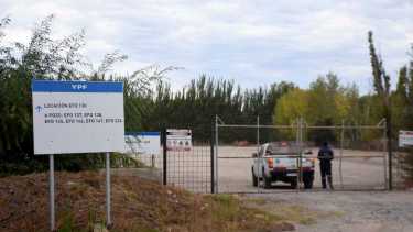 YPF puso en venta más de 30 áreas maduras pero también devolverá algunos bloques a las provincias. Foto: Matías Subat