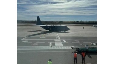Un avión Hércules y camiones con dinero despertaron curiosidad en aeropuerto de Neuquén 