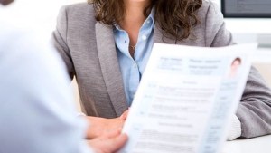 Este curriculum vitae atractivo no falla, según reclutadores laborales