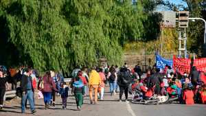 Levantan el corte en los puentes Neuquén &#8211; Cipolletti: Salud retomará las protestas el jueves en Roca