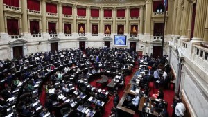 Video | Ley Bases en Diputados: tras una maratónica sesión, aprobaron Ganancias, el blanqueo y cambios en el Monotributo