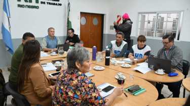 La paritaria docente de este viernes se extendió por casi seis horas. Foto: Marcelo Ochoa